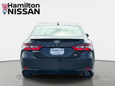 Used 2024 Toyota Camry SE image 3