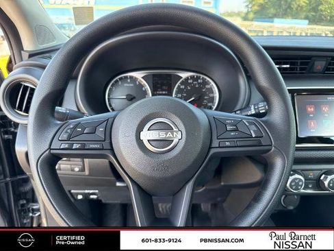Certified 2025 Nissan Kicks Play S image 17