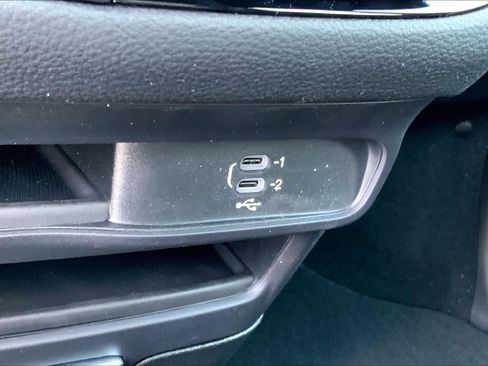 New 2026 Chrysler Pacifica Select image 15