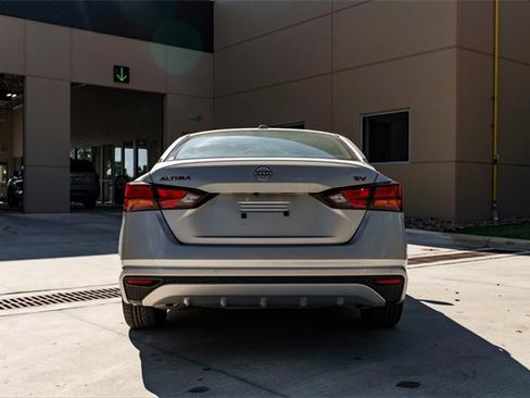 Used 2023 Nissan Altima 2.5 SV image 5