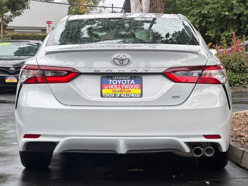 Used 2023 Toyota Camry SE image 5