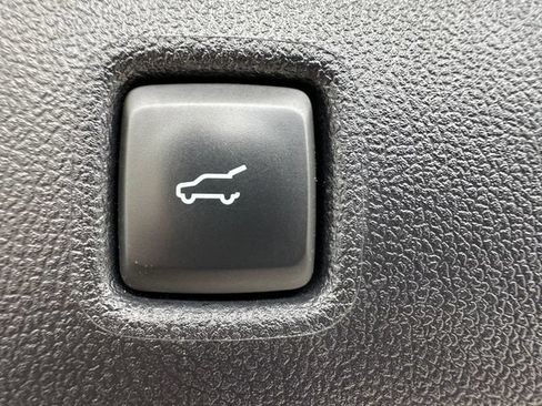 Certified 2025 Ford Escape Platinum AWD/4WD image 25