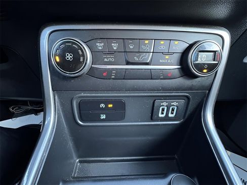 Certified 2019 Ford EcoSport SE w/ SE Convenience Package image 26