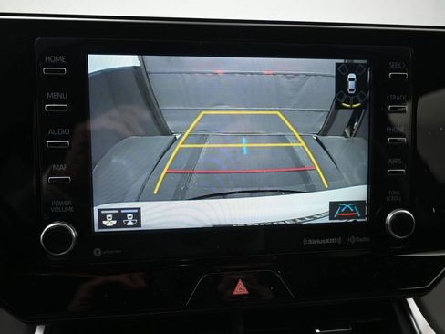 Used 2022 Toyota Venza XLE image 4