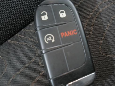 Used 2023 Jeep Renegade Latitude AWD/4WD image 27