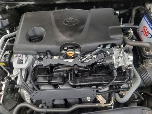 Used 2021 Toyota Camry SE image 30