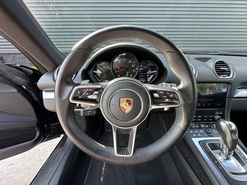 Certified 2025 Porsche 718 Cayman RWD image 19