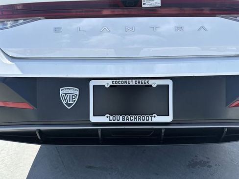 Used 2025 Hyundai Elantra SEL image 13