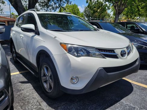 Used 2015 Toyota RAV4 XLE FWD image 2