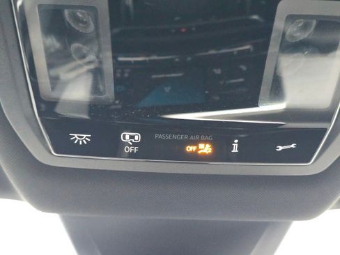 Used 2024 Volkswagen Atlas Cross Sport SE image 38