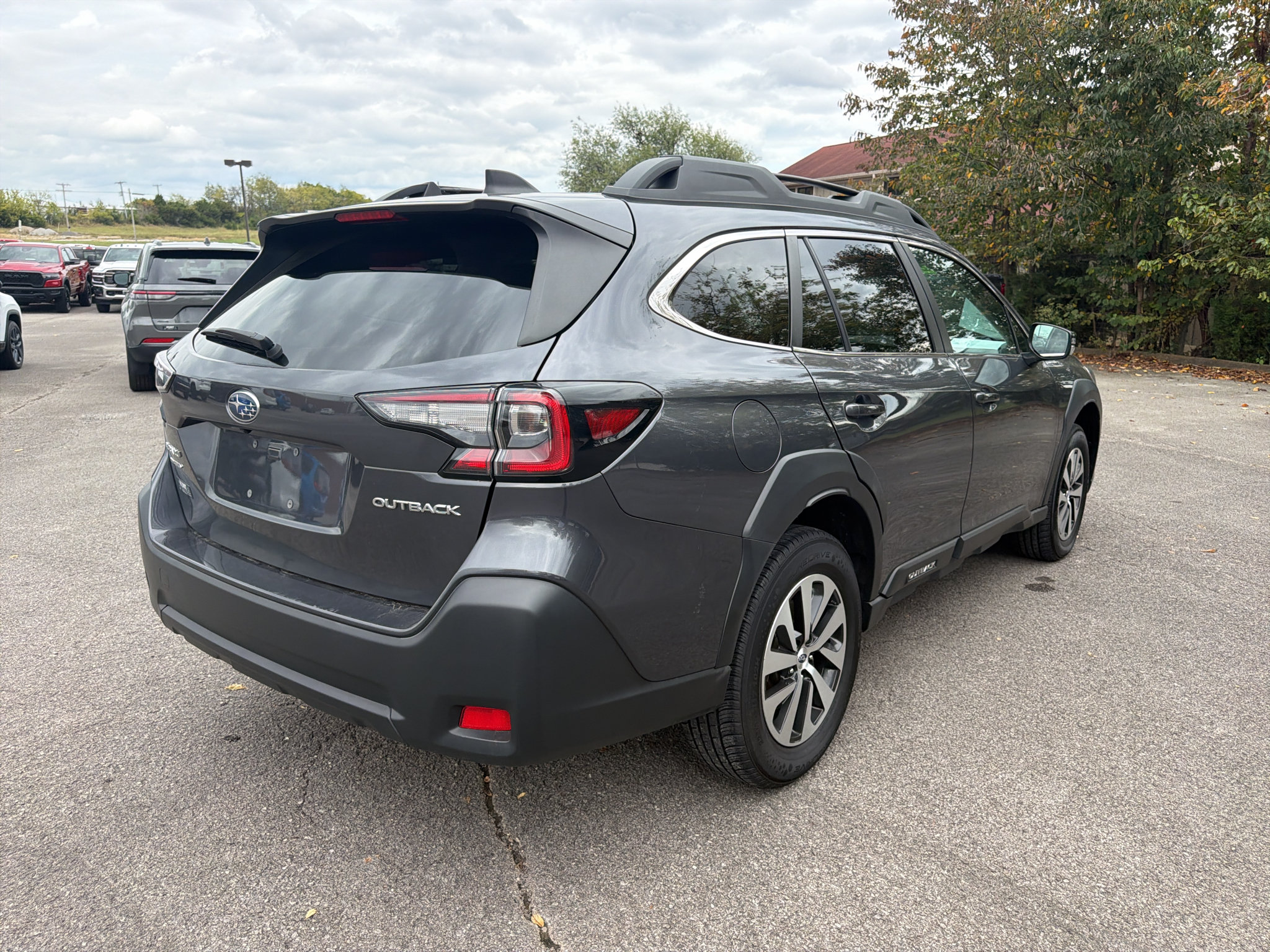 Used 2024 Subaru Outback Premium AWD/4WD image 5