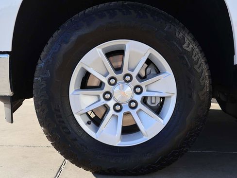 Used 2025 Chevrolet Silverado 1500 LT w/ LPO, Dark Essentials Package image 6