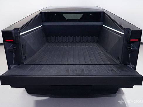 Used 2026 Tesla Cybertruck AWD Crew Cab image 23
