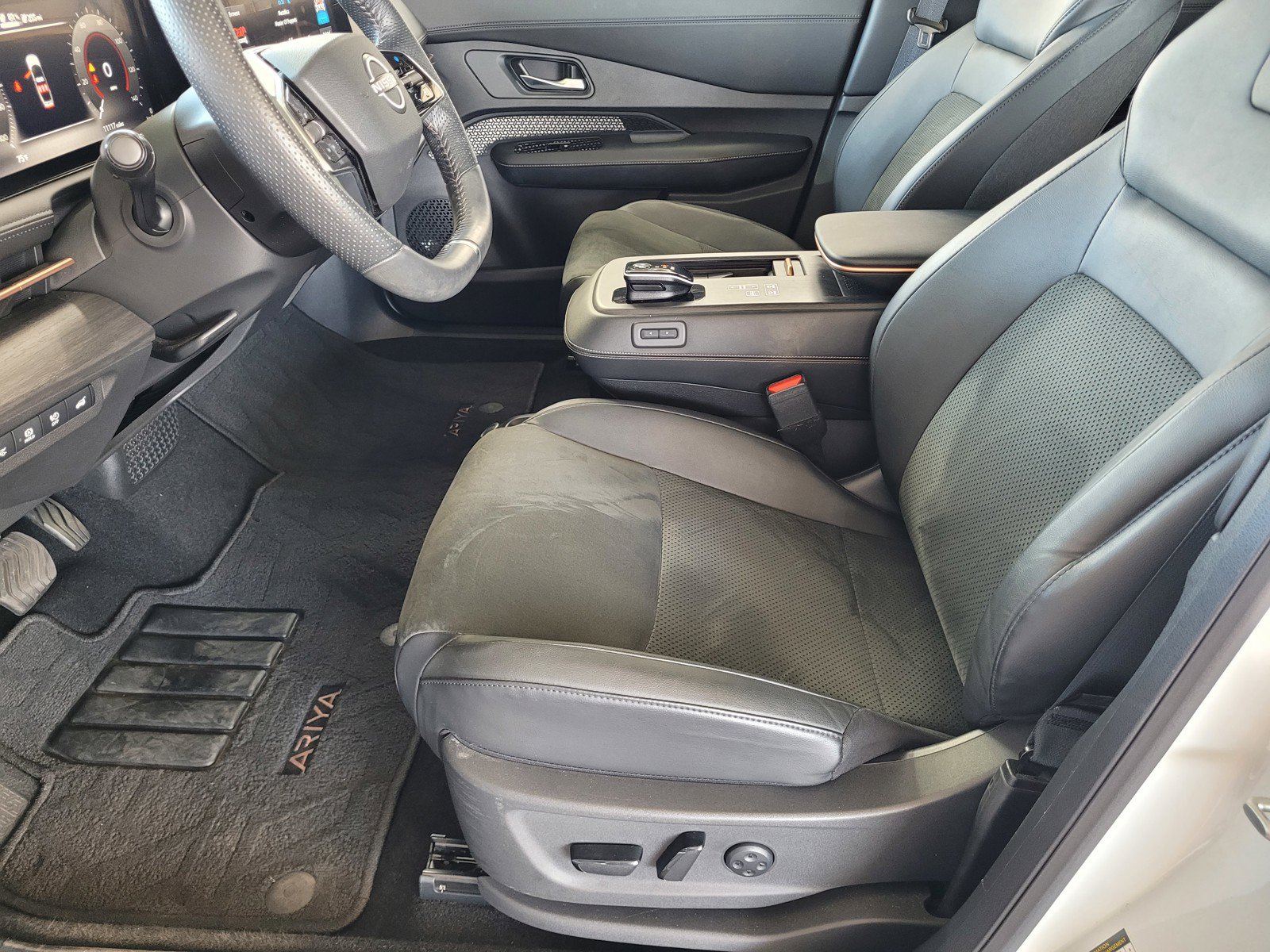 Certified 2024 Nissan Ariya FWD image 18