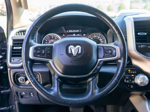 Used 2019 RAM 1500 Laramie AWD/4WD image 14