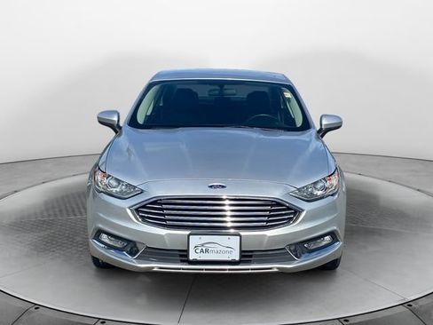 Used 2018 Ford Fusion SE w/ Equipment Group 201A FWD image 8