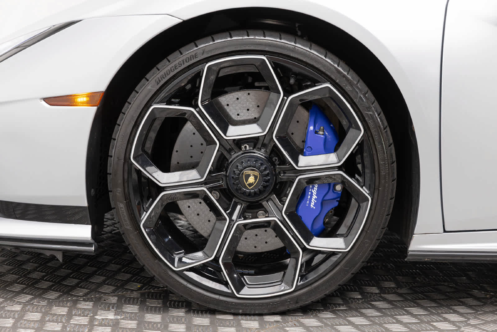 Used 2023 Lamborghini Huracan Tecnica RWD image 43