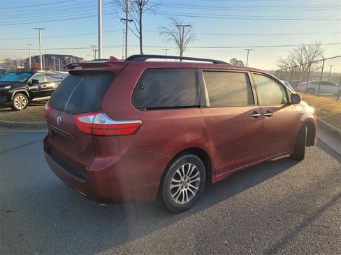 Used 2019 Toyota Sienna L image 3