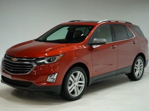 Used 2020 Chevrolet Equinox Premier image 3