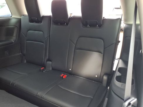 New 2026 Nissan Pathfinder Platinum image 30