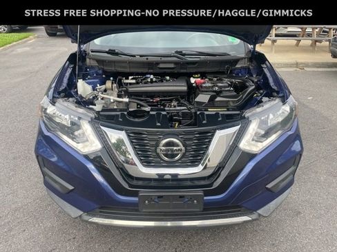 Used 2018 Nissan Rogue SV w/ Premium Package image 10