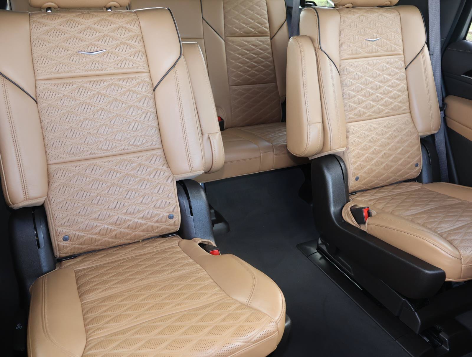 Used 2022 Cadillac Escalade Premium Luxury AWD/4WD image 26