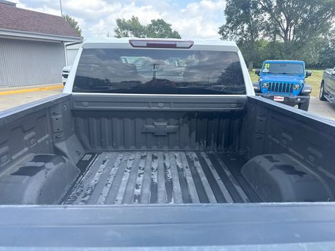 Used 2023 Chevrolet Silverado 1500 LT Trail Boss w/ Protection Package image 5