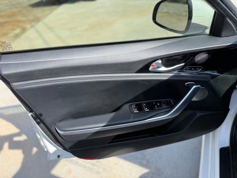 Used 2018 Kia Stinger Premium image 17