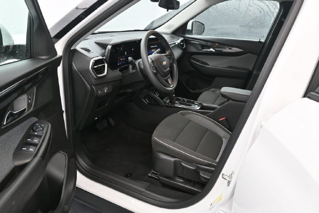 Used 2024 Chevrolet TrailBlazer LT FWD image 13