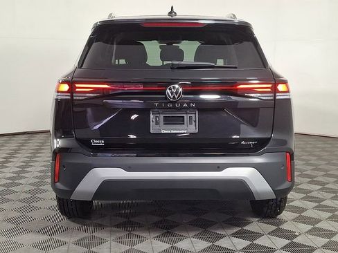 Used 2025 Volkswagen Tiguan S AWD/4WD image 8