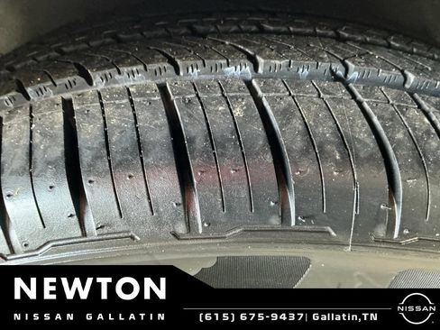 Used 2018 Kia Cadenza Premium w/ Luxury Package FWD image 46