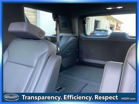 Used 2022 Chevrolet Tahoe LT w/ Luxury Package image 13