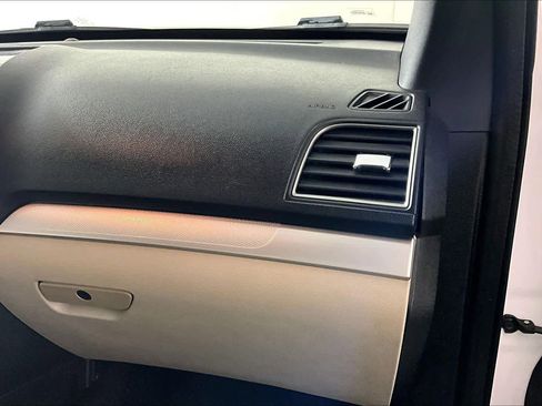 Used 2018 Ford Explorer FWD image 17