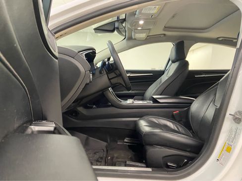 Used 2020 Ford Fusion Titanium image 10