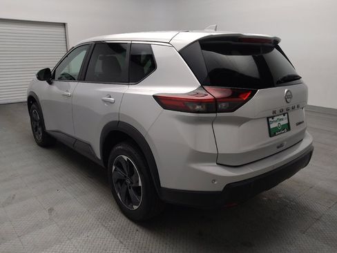 Used 2024 Nissan Rogue SV AWD/4WD image 5