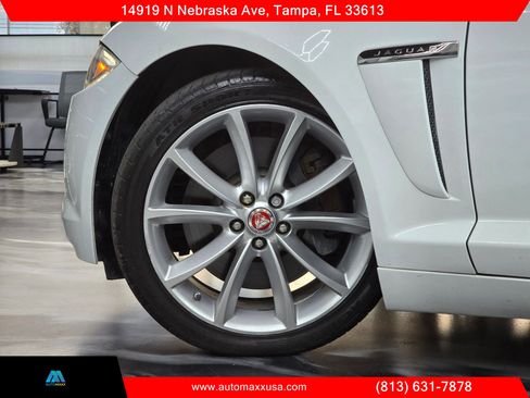 Used 2015 Jaguar XF Sport RWD image 4