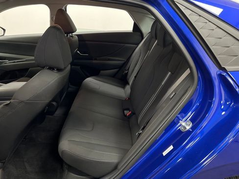 Used 2025 Hyundai Elantra Blue image 26