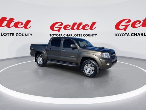 Used 2011 Toyota Tacoma PreRunner image 2
