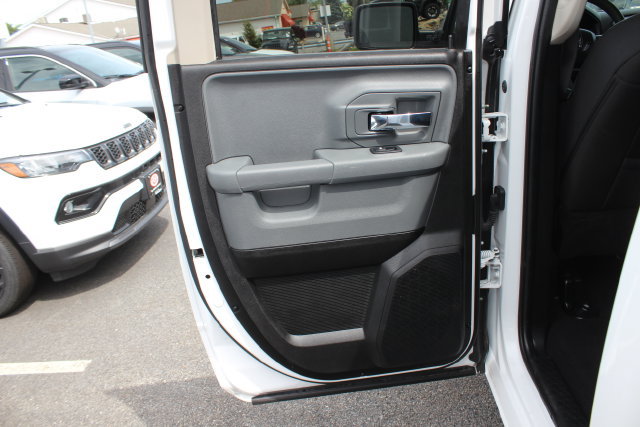 Used 2024 RAM 1500 Classic SLT AWD/4WD image 19