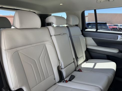 Used 2025 Hyundai Santa Fe SEL FWD image 38