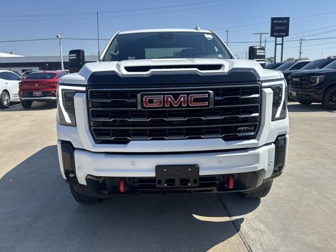 Used 2025 GMC Sierra 2500 AT4 image 15