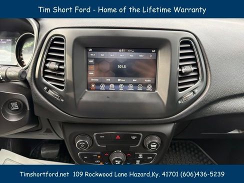 Used 2020 Jeep Compass Latitude w/ Cold Weather Group AWD/4WD image 15