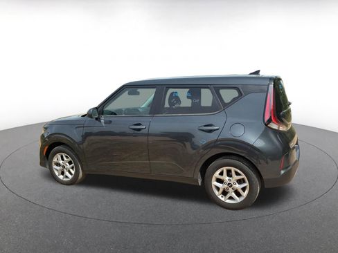 Used 2025 Kia Soul LX w/ LX Technology Package image 10
