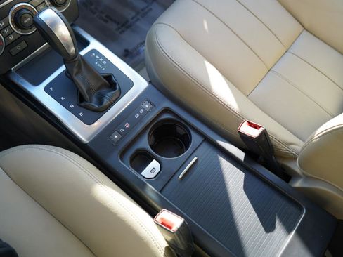 Used 2013 Land Rover LR2 image 42
