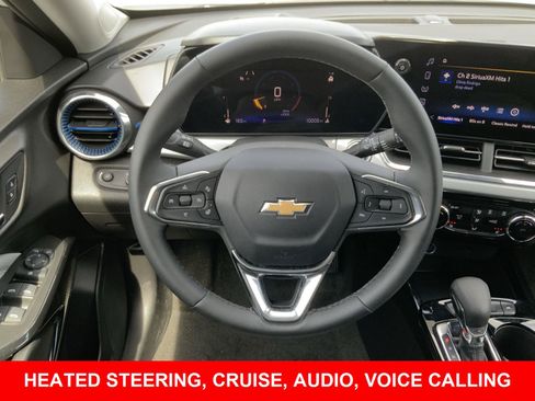 Used 2025 Chevrolet Trax LT w/ LT Convenience Package FWD image 6