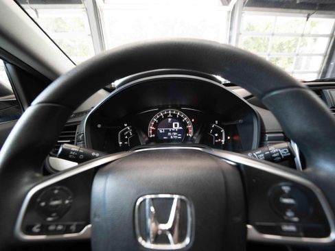 Used 2018 Honda CR-V LX image 15