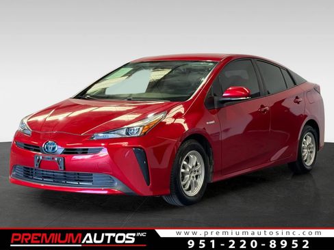 Used 2022 Toyota Prius L Eco image 1