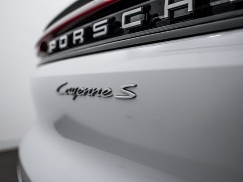 Certified 2025 Porsche Cayenne S image 26