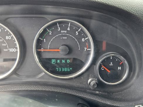 Used 2018 Jeep Wrangler Unlimited Sport w/ Connectivity Group image 14