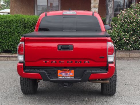 Used 2020 Toyota Tacoma TRD Off-Road w/ Technology Package AWD/4WD image 7